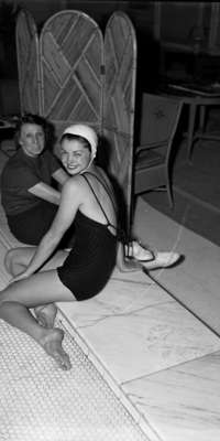 Esther Williams, American swimmer (Billy Rose's Aquacade) and actress (Million Dollar Mermaid, dies at age 91